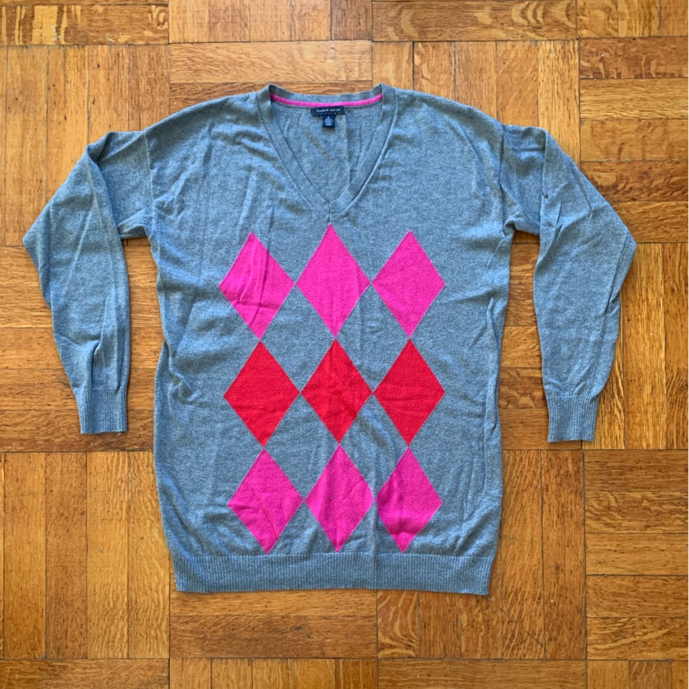 Tommy Hilfiger V-Neck Gray and Pink Argyle Print Sweater